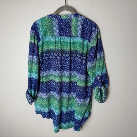 Chico's Blouse Size 2 (Large, 12) Top Shirt 3/4 Roll-Tab Sleeves V-Neck Button - Picture 5 of 7